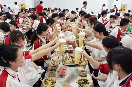 大吉大利 今晚吃鸡 激发无限可能　——　2026届高三学子心理减压赋能活动